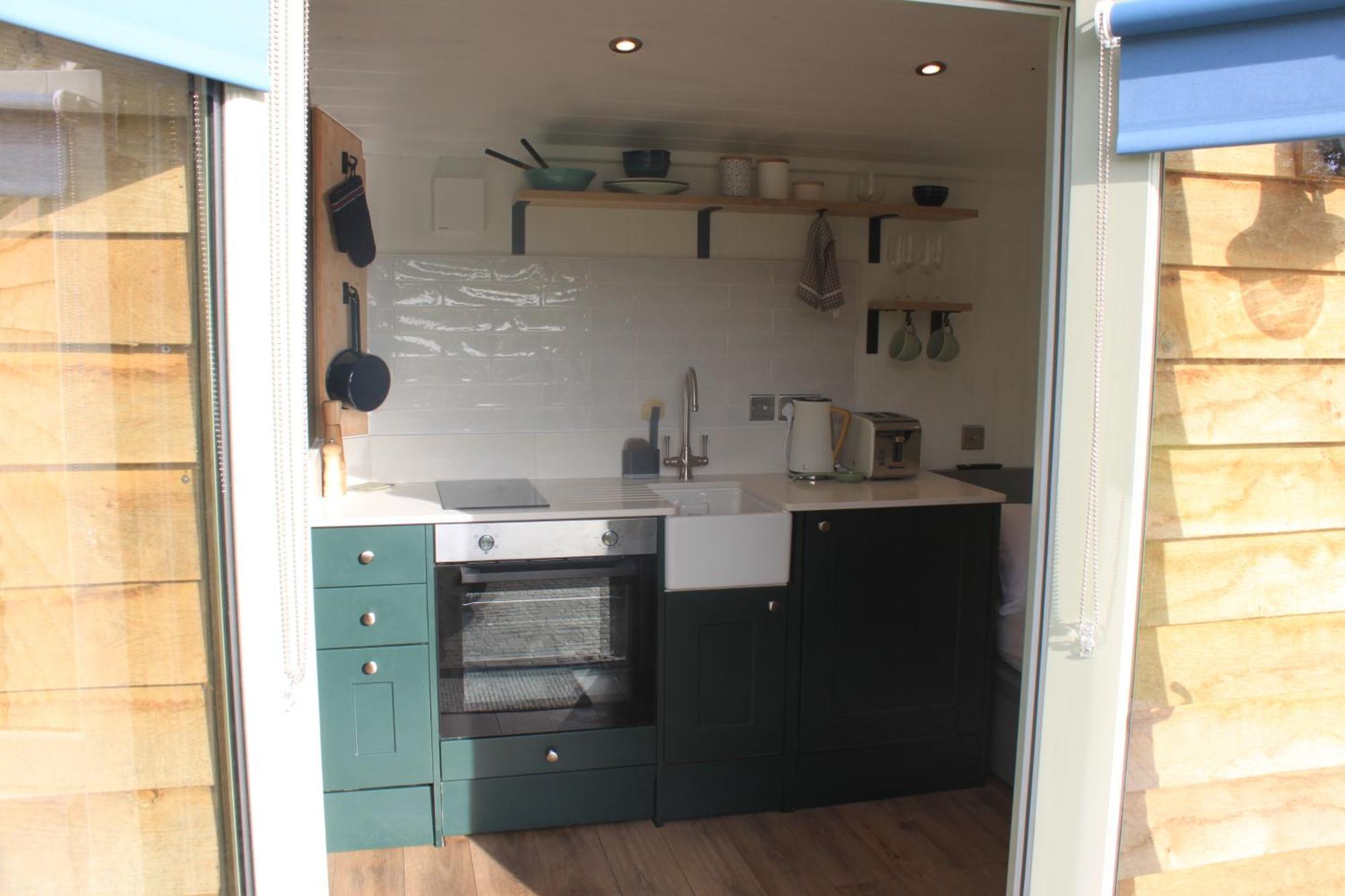 Luxury Shepherds Hut - The Foxglove By The *