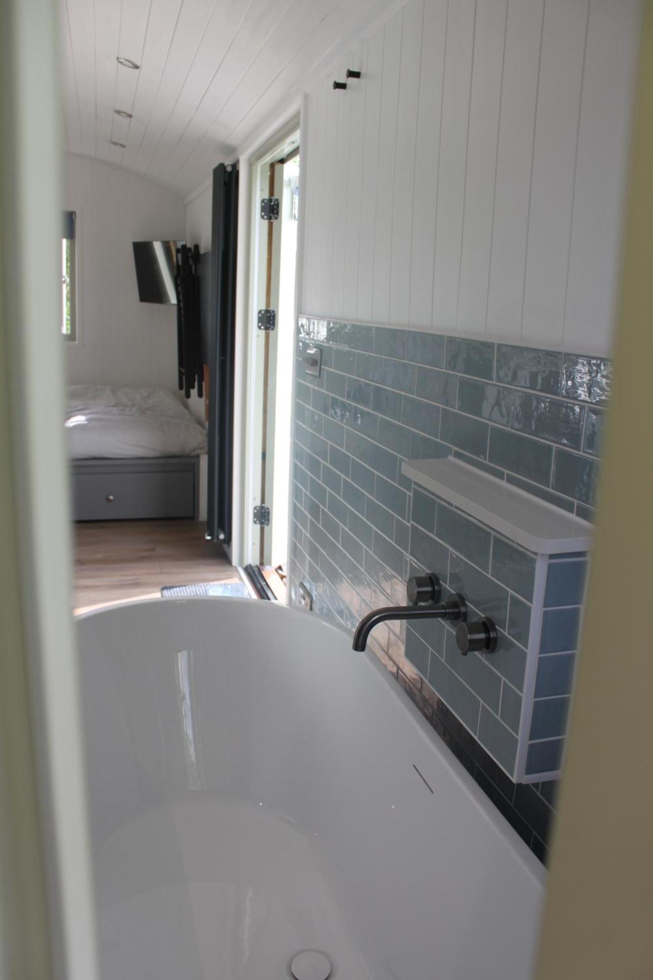 Luxury Shepherds Hut - The Foxglove By The * Stillingfleet