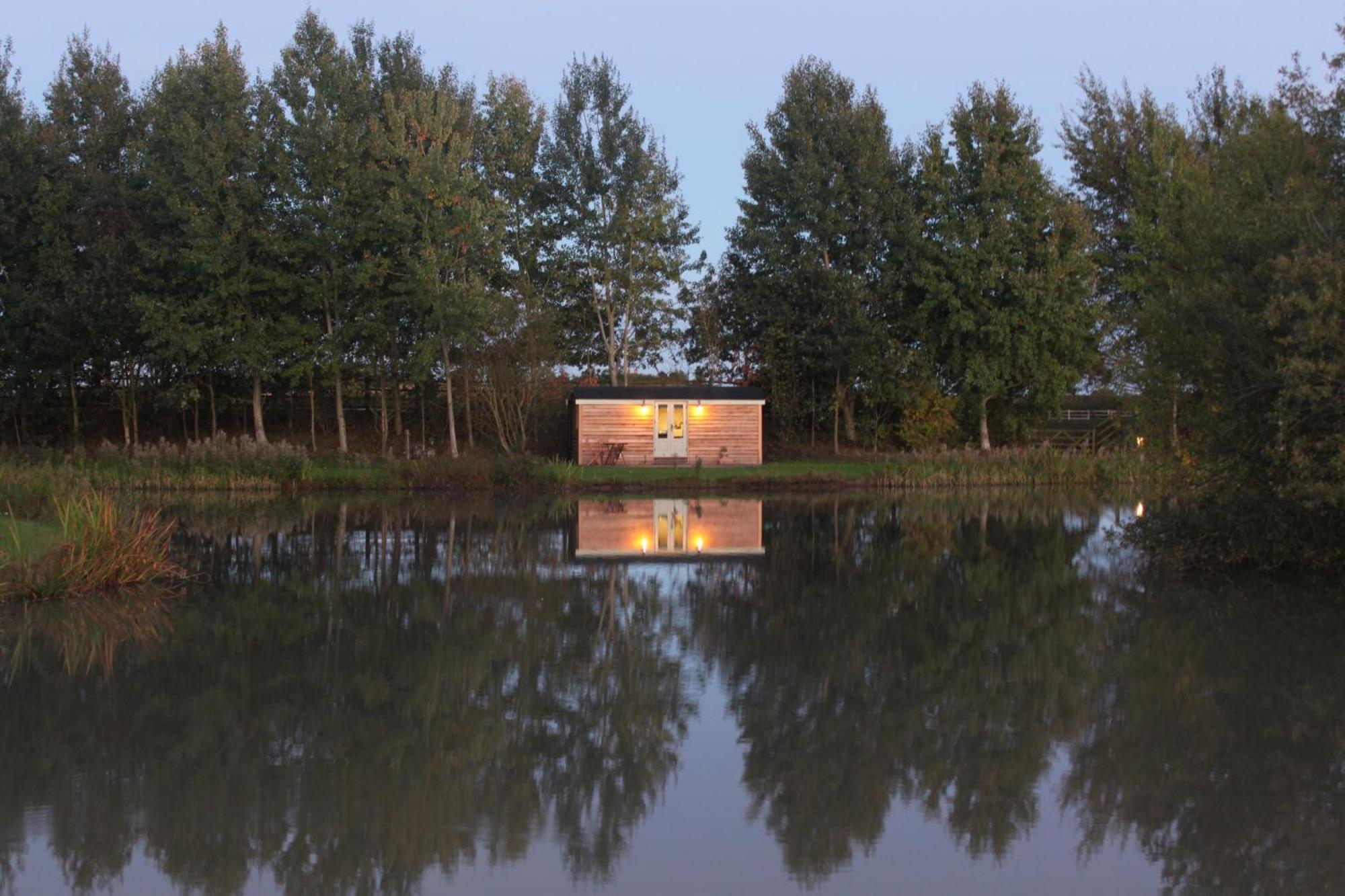 Luxury Shepherds Hut - The Foxglove By The Stillingfleet